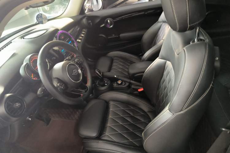 Used  MINI 2018 1.5T COOPER Classic Edition
