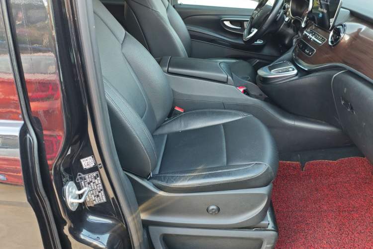 Used Mercedes-Benz V-Class 2020 V 260 Avantgarde Edition
