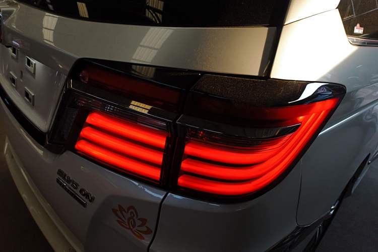 Used Honda Elysion 2019 2.0L Hybrid Comfort Edition
