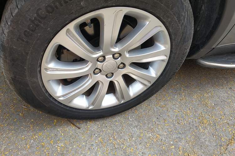 Used Land Rover Discovery Sport 2018 240 PS SE Version
