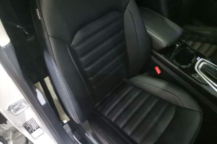 Used Ford Edge 2018 EcoBoost 245 Two-Wheel-Drive Titanium 7-Seater China VI Standard
