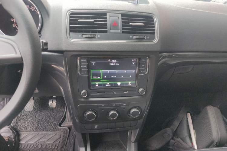 Used Skoda Yeti 2017 1.6L Manual Front-Wheel-Drive Version