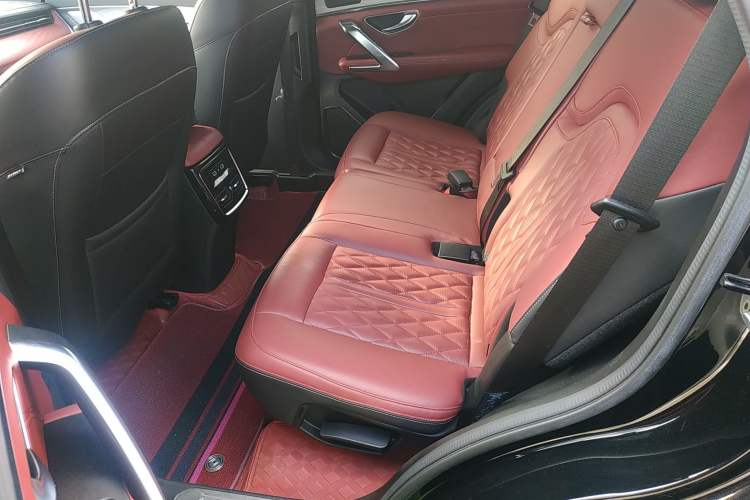 Used JETOUR X70 PLUS 2023 1.5T DCT Brave PLUS 5-Seater
