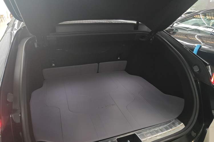 Used  12 2024 700 Three-Laser Rear-Wheel Drive Luxury Edition