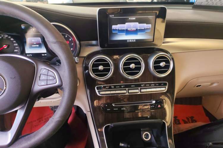 Used Mercedes-Benz GLC 2017 GLC 260 4MATIC Dynamic Edition
