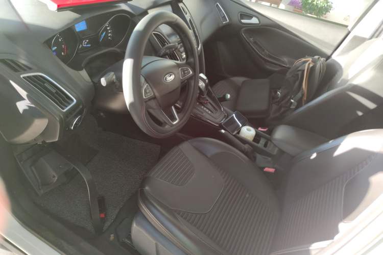 Used Ford Focus 2018 Hatchback Classic 1.6L Automatic Trendy SmartDrive Edition
