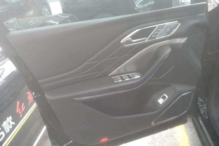 Used Hongqi HS7 PHEV 2024 2.0T PHEV Four-Wheel Drive Flagship Edition 6 Seats
