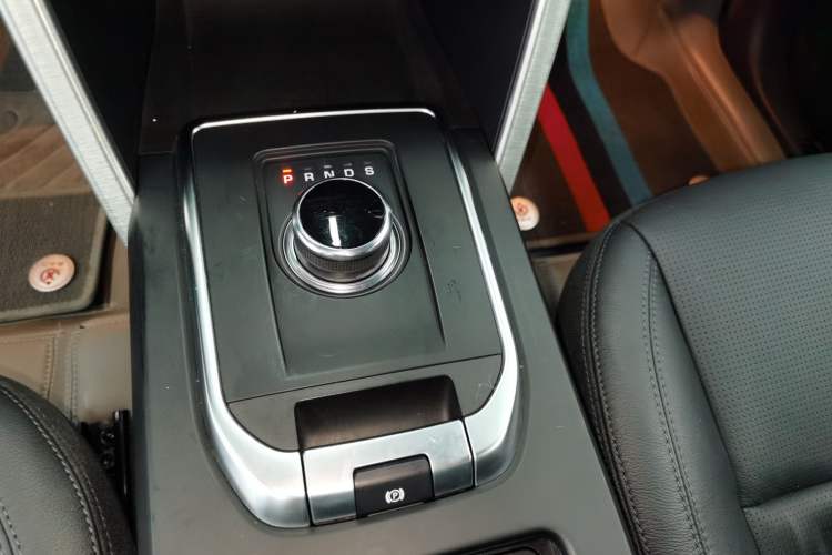 Used Land Rover Discovery Sport 2019 240 PS SE Version China VI Standard