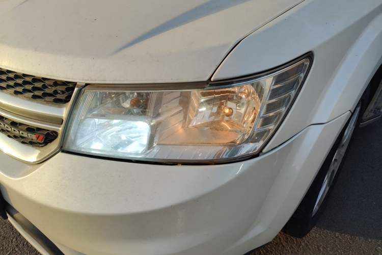 Used Dodge Journey 2013 2.4L Two-Wheel Drive Luxury Version
