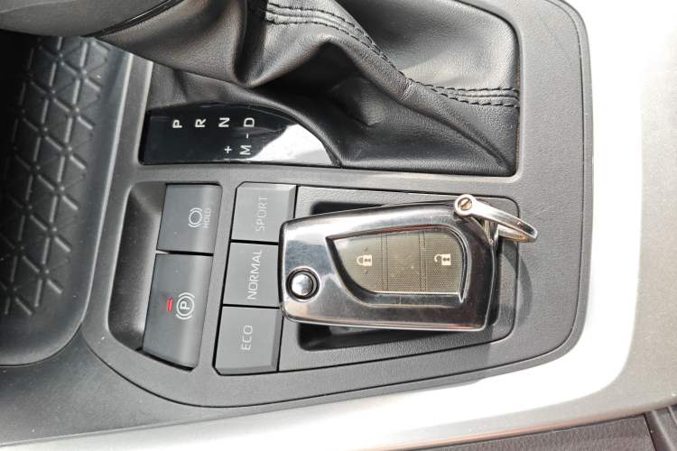 Used Toyota RAV4 2023 2.0L CVT Two-Wheel Drive Urban Edition
