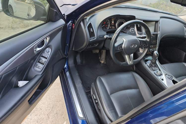 Used Infiniti Q50L 2018 2.0T Enjoyment Version China VI Standard