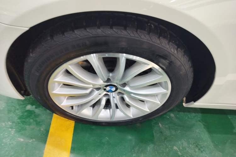 Used BMW 5 Series 2014 525Li Luxury Design Package
