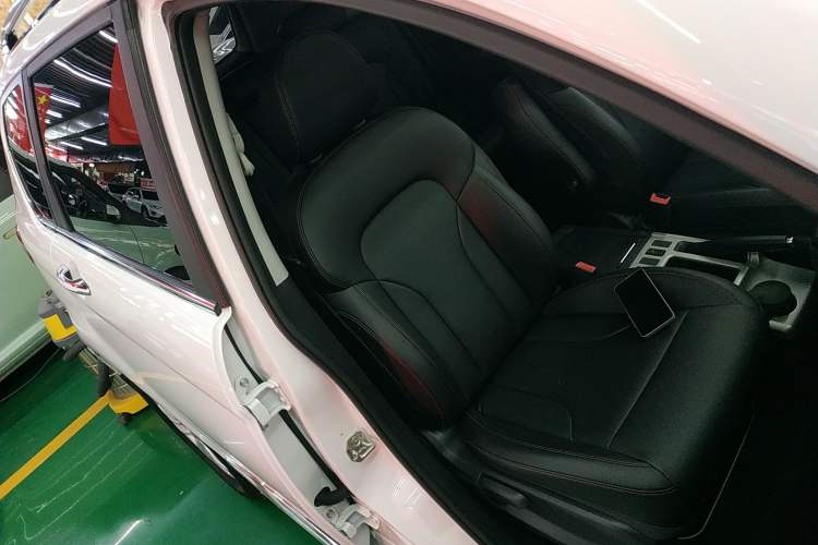 Used Haval H6 2016 Upgraded Model 1.5T Automatic Two-Wheel Drive Elite Version
