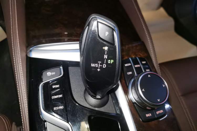 Used BMW 5 Series 2019 525Li Luxury Package