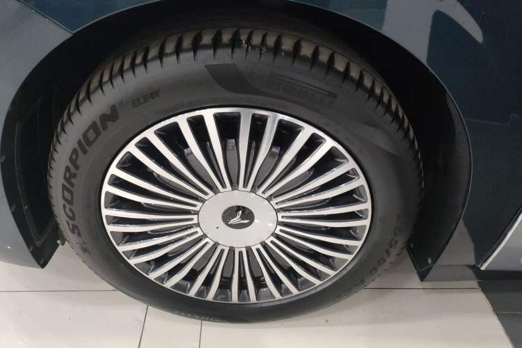 Used VOYAH Dream 2025 PHEV Four-Wheel-Drive Flagship Kunpeng Edition