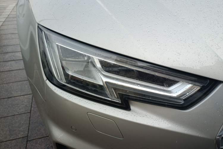 Used Audi A4L 2018 30th Anniversary Edition 40 TFSI Fashion Model