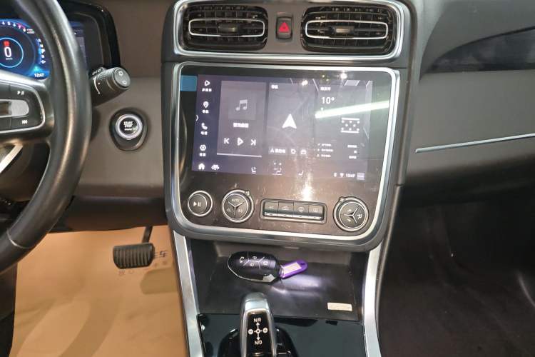 Used Lynk & Co 01 2019 2.0T Two-Wheel Drive Zhaopu Version China VI Standard
