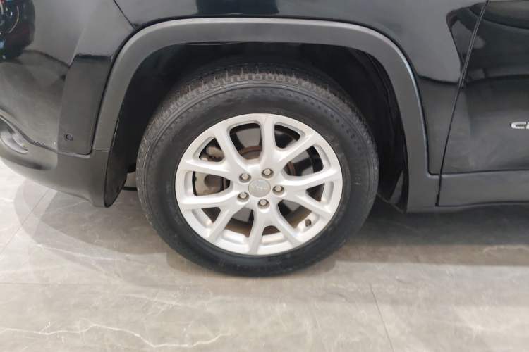 Used  Cherokee 2017 2.0L Superior Edition
