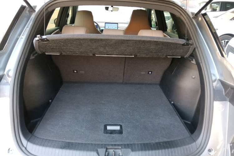 Used BYD Song Pro New Energy 2024 HONOR Edition DM-i 71KM Navigation Model
