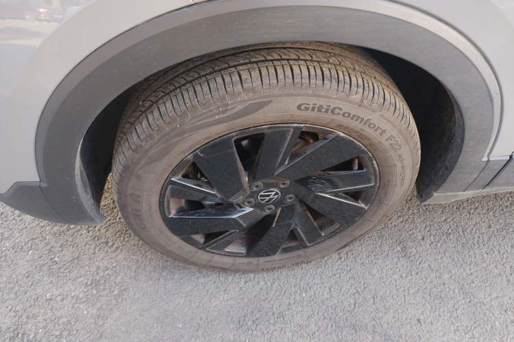 Used Volkswagen Tharu 
