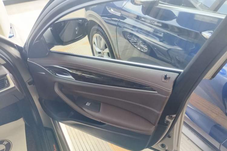 Used BMW 5 Series 2020 525Li Luxury Package
