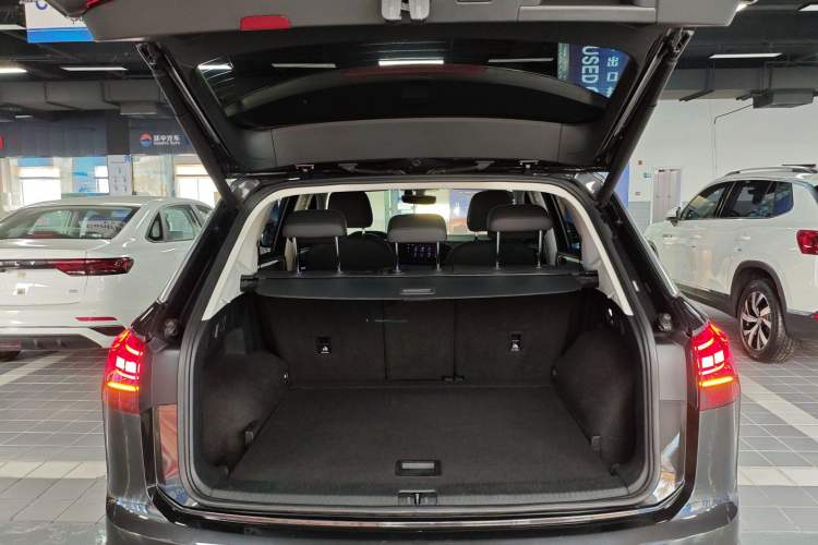 Used Volkswagen Tayron 2021 280TSI Two-Wheel Drive Luxury Smart Connectivity Version