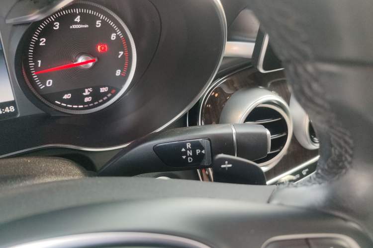 Used Mercedes-Benz GLC 2018 Facelift GLC 260 4MATIC Luxury Edition
