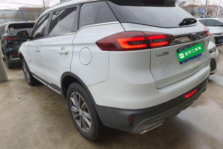Used Geely Auto Emgrand X7 Sport 2018 1.8TD Automatic Two-Wheel Drive Smart Connect 4G Internet Edition
