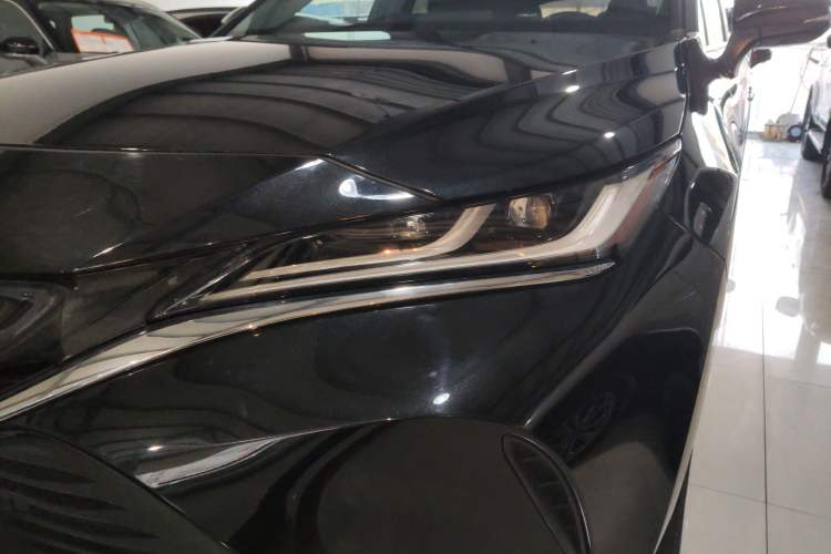 Used Toyota Harrier 2022 2.0L CVT Two-Wheel Drive Deluxe Edition