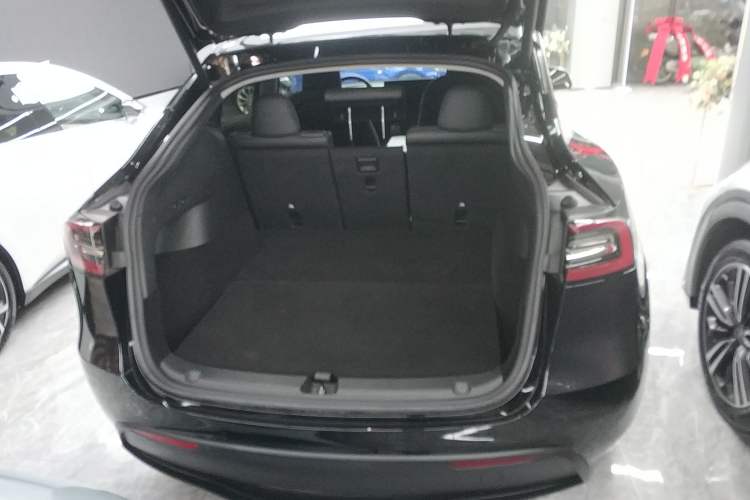 Used Tesla Model Y 2022 Rear-Wheel-Drive Version
