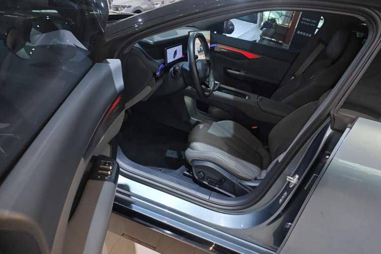 Used Lynk & Co 07 2024 EM-P 126 Long-Range Ultra
