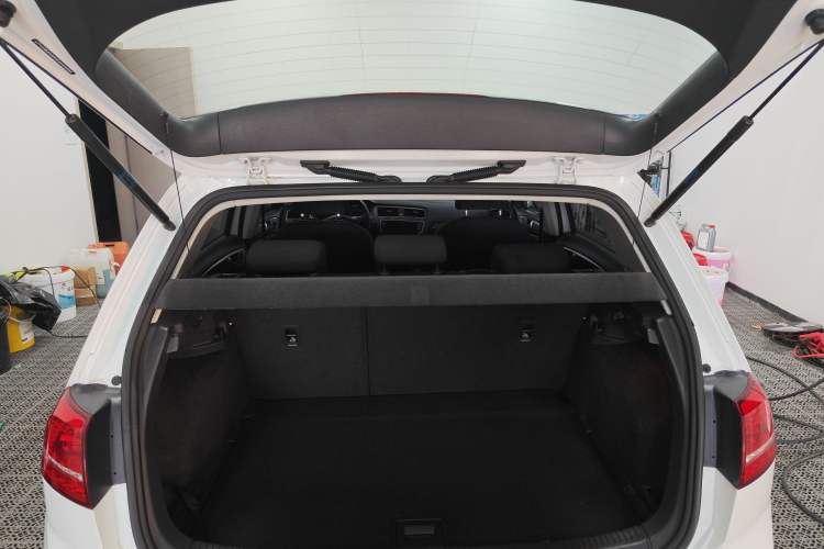 Used Volkswagen Golf 2014 1.6L Automatic Fashion Model
