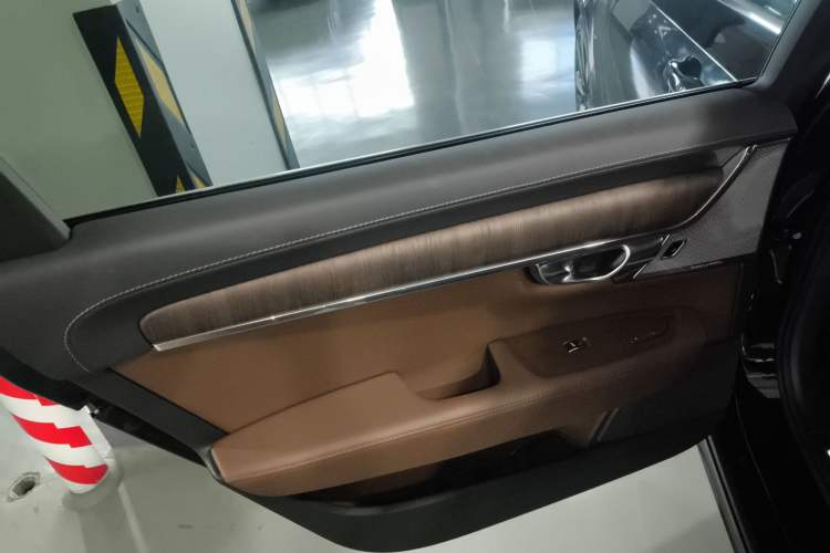 Used Volvo S90 New Energy 2024 Plug-in Hybrid Four-Wheel Drive Long-Range Luxury Smart Edition
