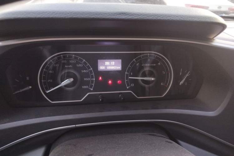 Used SAIC MAXUS Xintu V80 2023 2.0T Manual Classic Aoyuntong Power Version Short Wheelbase Ultra-Low Roof 5/6-Seater