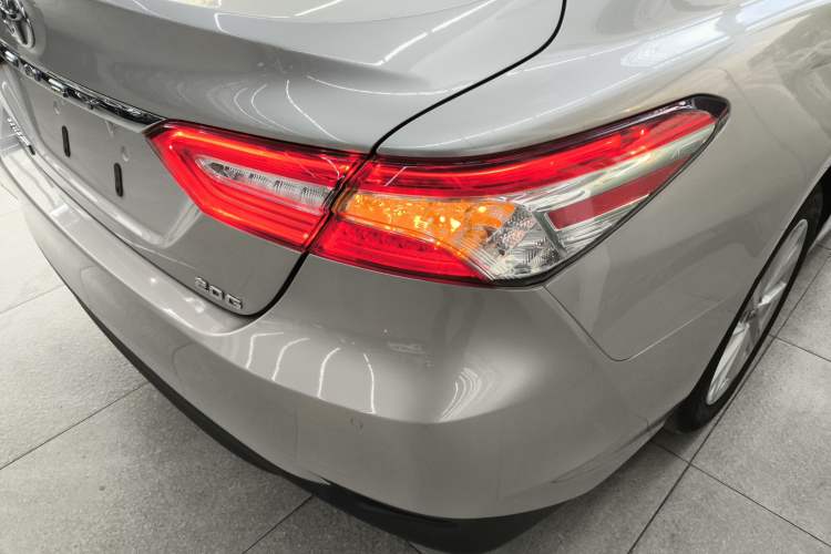 Used Toyota Camry 2021 2.0G Luxury Edition
