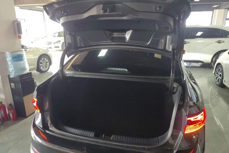 Used Volkswagen Sagitar 2023 300TSI DSG Flyover Edition
