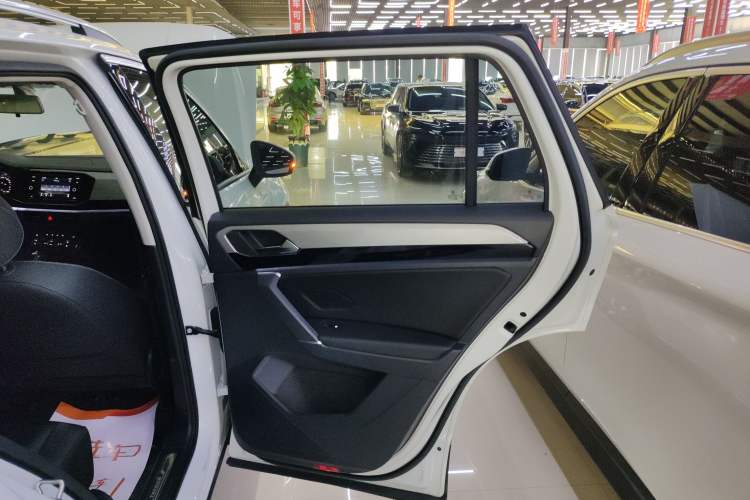 Used Volkswagen Tayron 2019 330TSI Two-Wheel Drive Luxury Model China VI Standard
