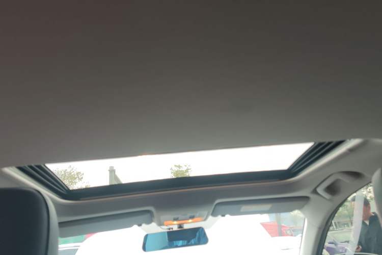 Used Toyota RAV4 2016 2.0L CVT Two-Wheel Drive Fashion Edition China V Standard
