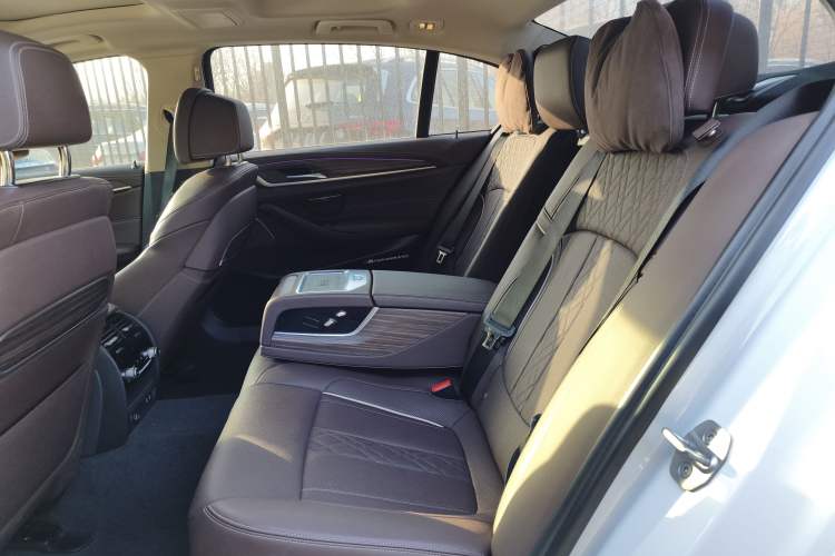 Used BMW 5 Series 2022 Second Facelift 530Li Luxury Edition Premium Package
