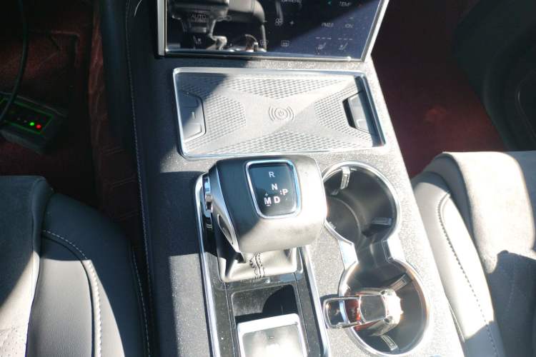 Used Hongqi HS7 2022 2.0T DCT Two-Wheel Drive Smart Connect Flagship Edition 7 Seats