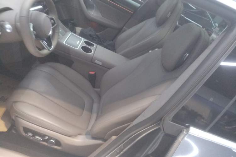 Used Hima Luxeed R7 2025 Range-Extended Version 251 km Max
