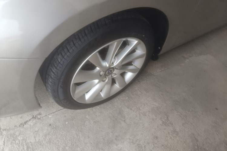 Used Volvo S60 2015 S60L 2.0T Zhiyuan Edition
