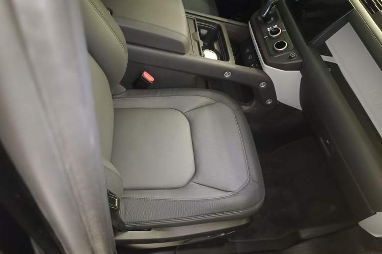 Used Land Rover Defender 2024 110 3.0T P400 X-DYNAMIC HSE
