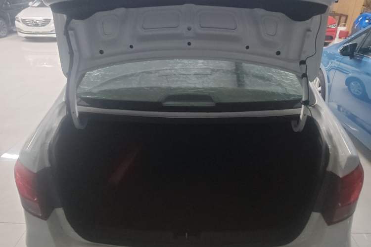 Used Kia K2 2015 Sedan 1.4L MT GLS