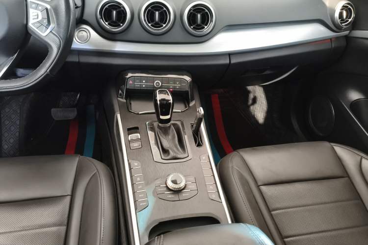 Used Wey VV7 2017 VV7c 2.0T Luxury Model
