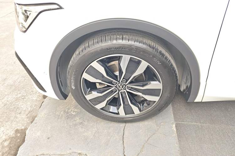 Used Volkswagen Tiguan L 2023 Restyled 330TSI Automatic Two-Wheel Drive R-Line Enhanced Comfort Version
