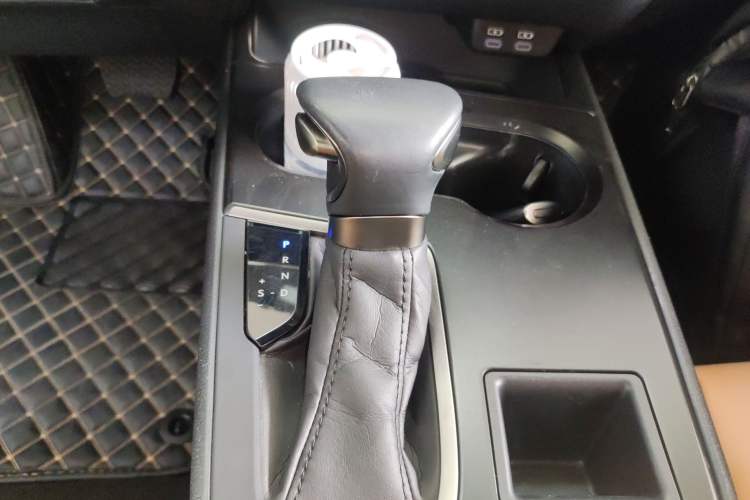 Used Lexus UX 2022 260h Explore-Cool Edition