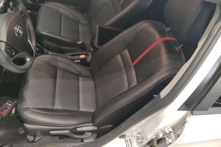 Used Toyota YARiS L 2022 X-Trail 1.5L CVT Luxury PLUS Edition