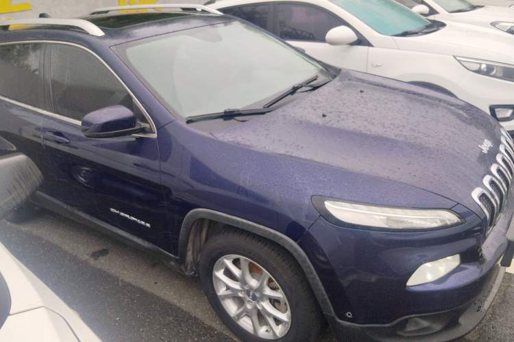 Used  Cherokee 2016 2.0L Superior Edition
