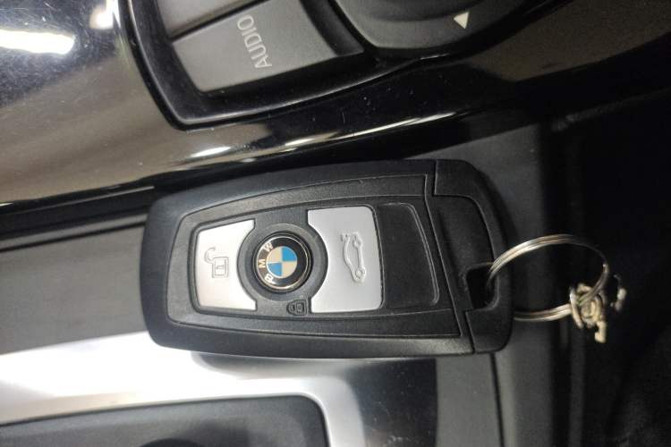 Used BMW 3 Series 2016 320Li Ambition Model
